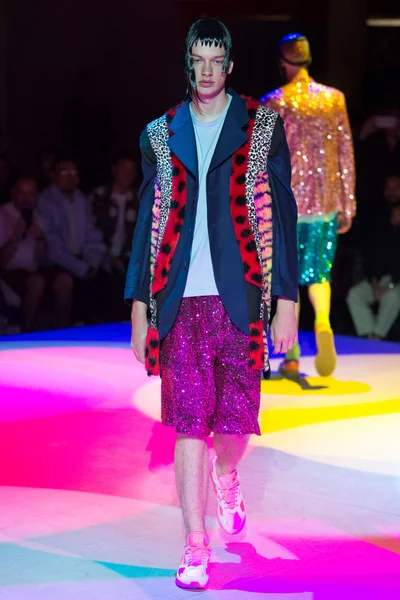 Look 27